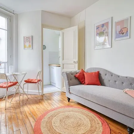 Charming Montmartre Apartament